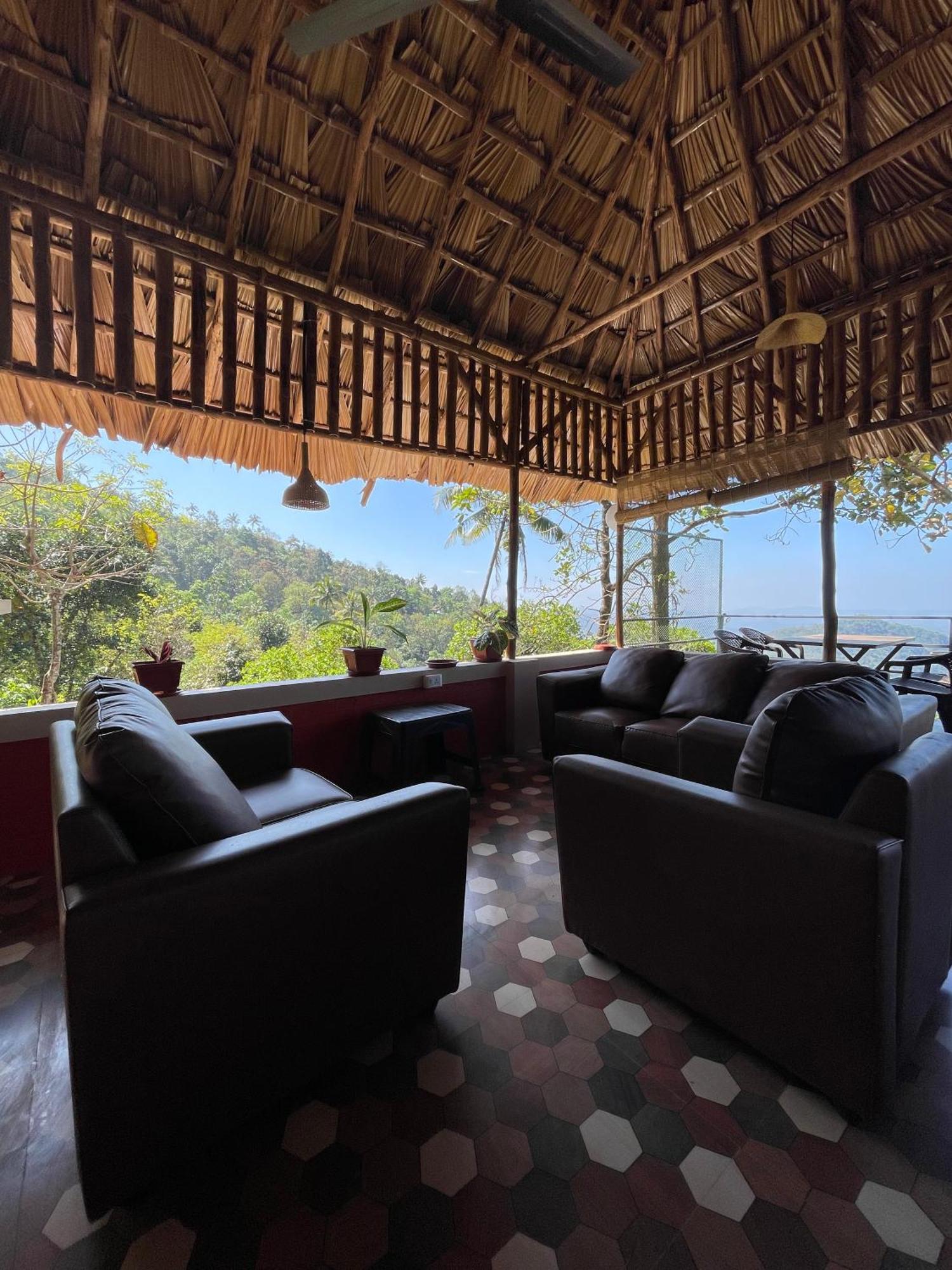 Sunset Valley Kerala Pool Resort - Serene Natural Forest Cottage Stay In Idukki With Sunrise & Sunset Panoramas, Natural Streams & Tranquil Summer Evenings Pirmed ภายนอก รูปภาพ