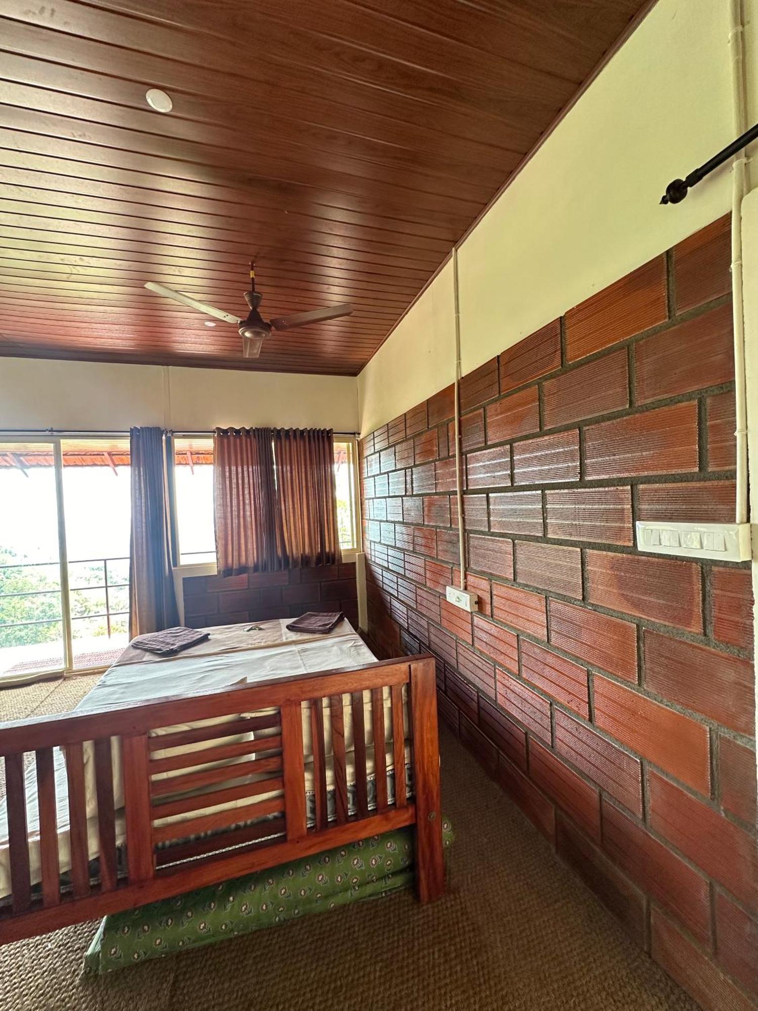 Sunset Valley Kerala Pool Resort - Serene Natural Forest Cottage Stay In Idukki With Sunrise & Sunset Panoramas, Natural Streams & Tranquil Summer Evenings Pirmed ภายนอก รูปภาพ