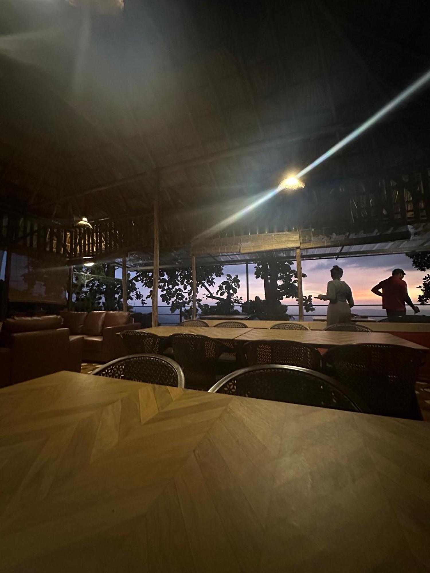 Sunset Valley Kerala Pool Resort - Serene Natural Forest Cottage Stay In Idukki With Sunrise & Sunset Panoramas, Natural Streams & Tranquil Summer Evenings Pirmed ภายนอก รูปภาพ