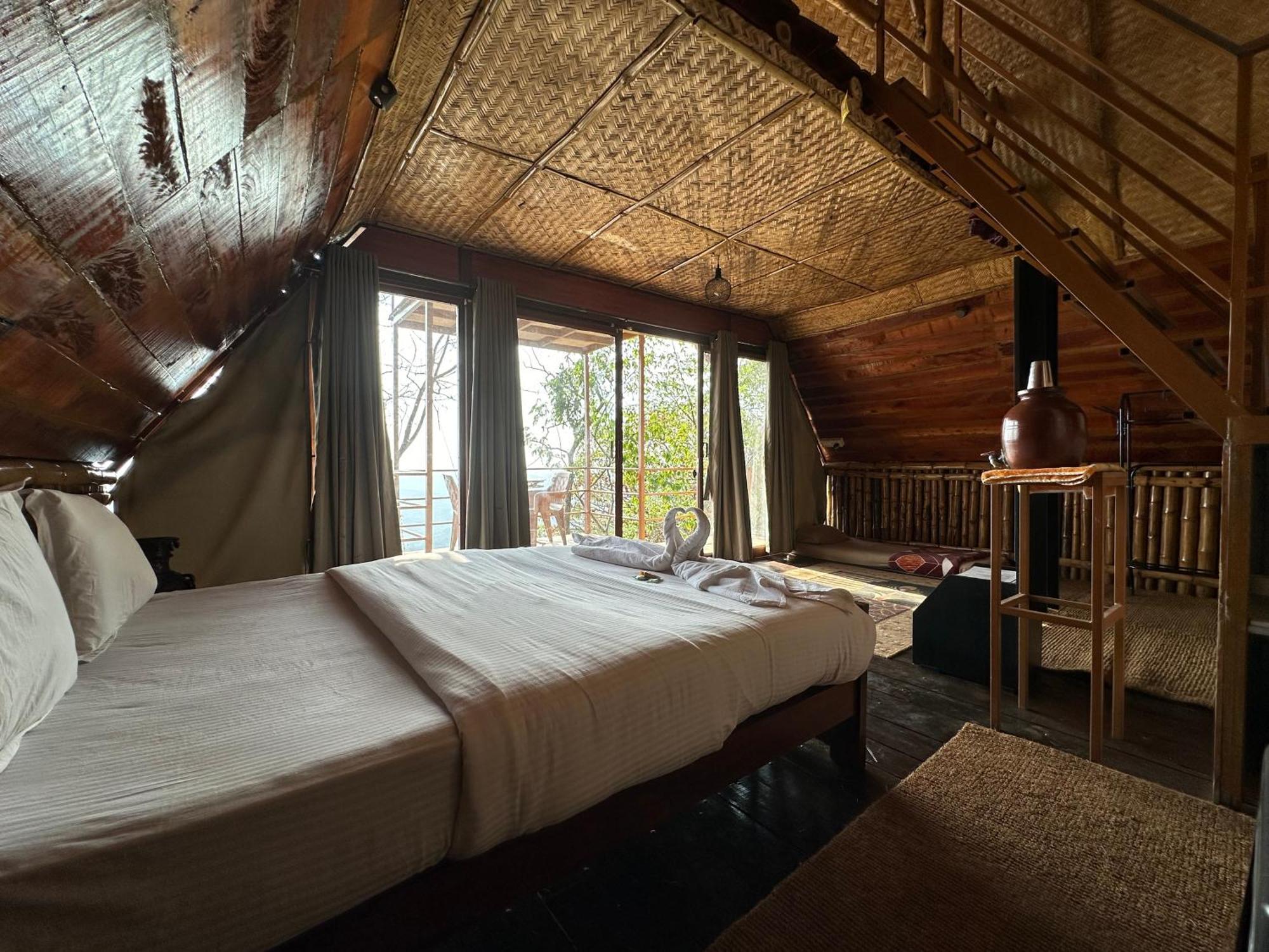 Sunset Valley Kerala Pool Resort - Serene Natural Forest Cottage Stay In Idukki With Sunrise & Sunset Panoramas, Natural Streams & Tranquil Summer Evenings Pirmed ภายนอก รูปภาพ