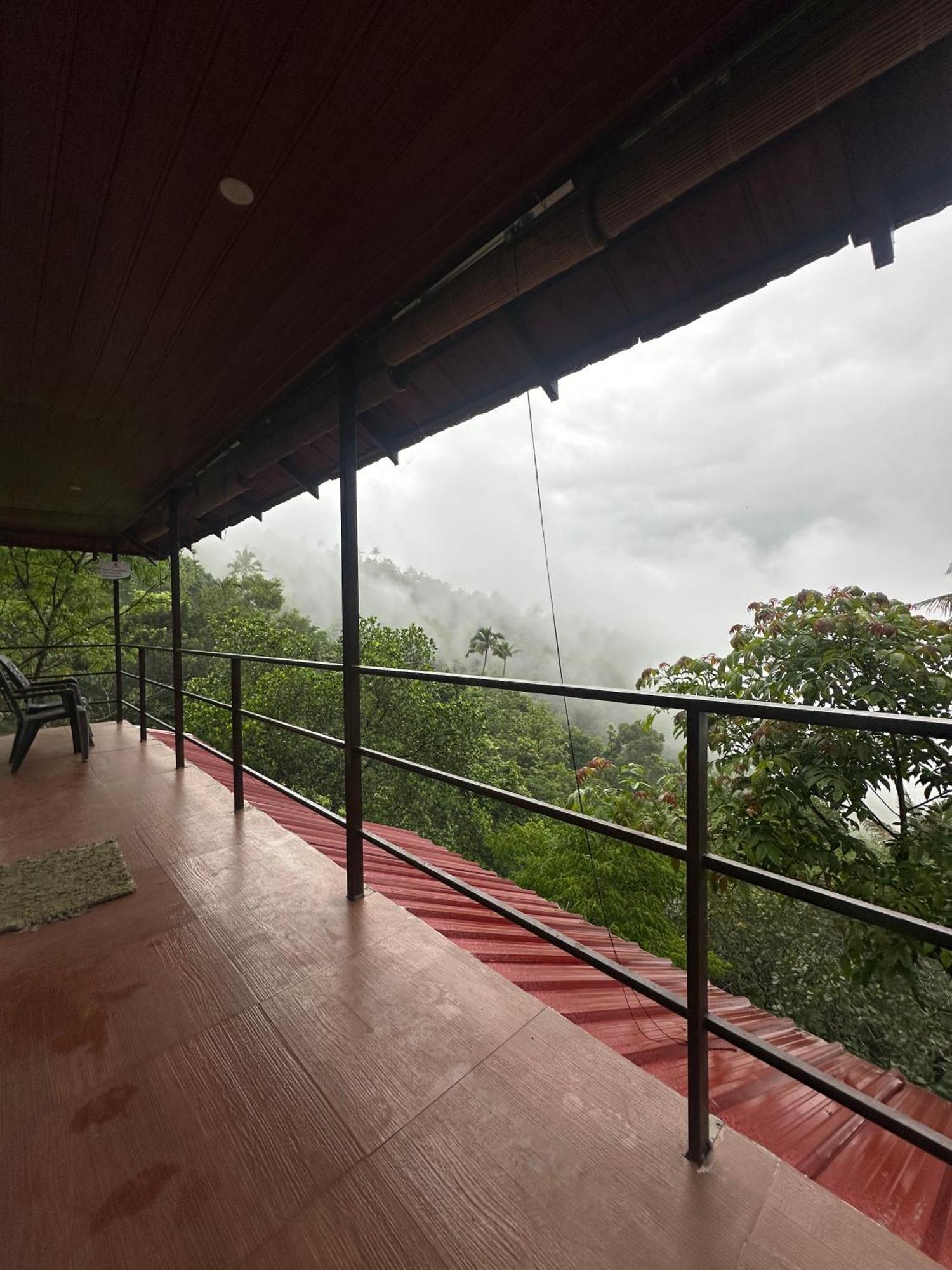 Sunset Valley Kerala Pool Resort - Serene Natural Forest Cottage Stay In Idukki With Sunrise & Sunset Panoramas, Natural Streams & Tranquil Summer Evenings Pirmed ภายนอก รูปภาพ