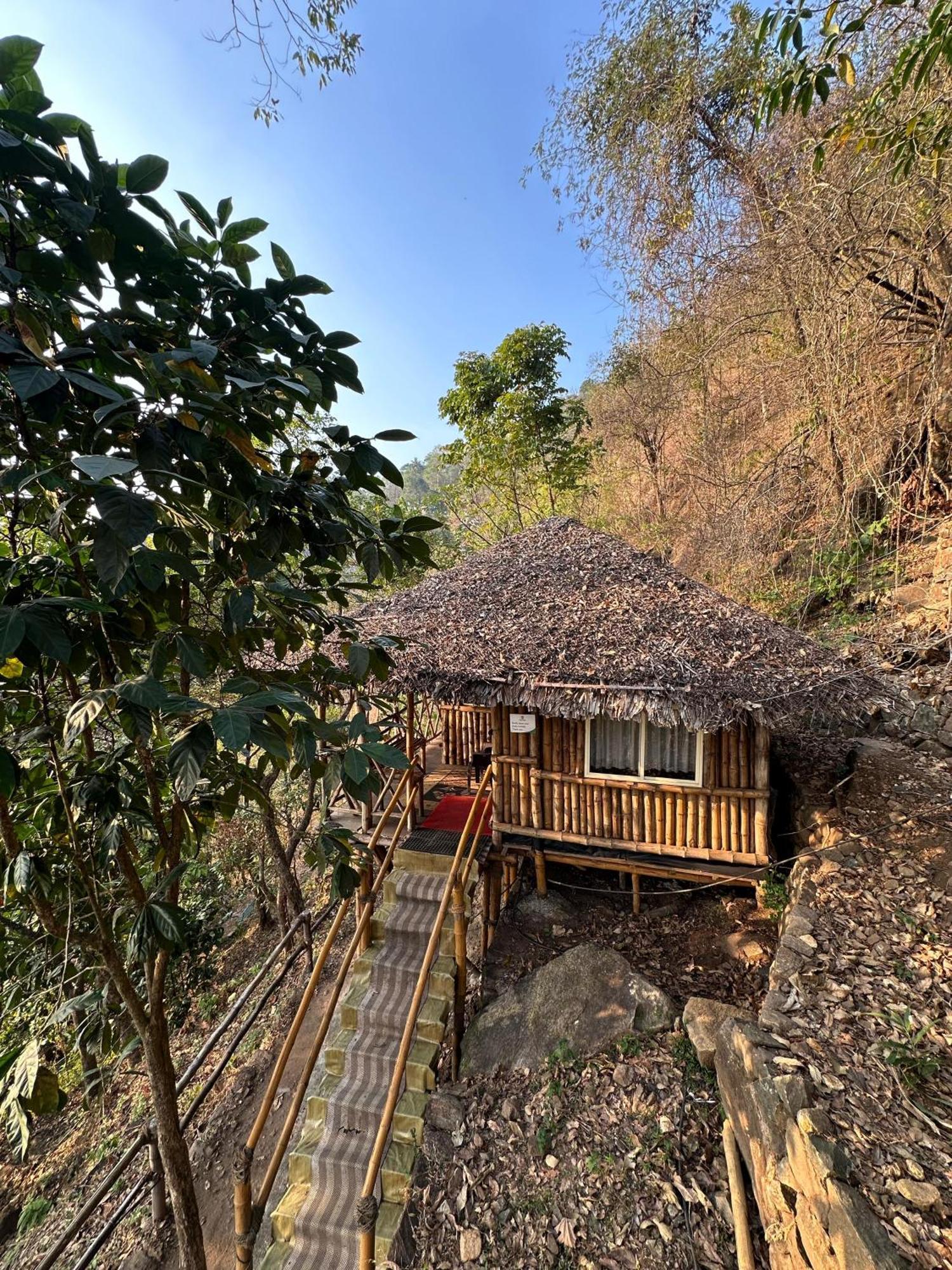 Sunset Valley Kerala Pool Resort - Serene Natural Forest Cottage Stay In Idukki With Sunrise & Sunset Panoramas, Natural Streams & Tranquil Summer Evenings Pirmed ภายนอก รูปภาพ