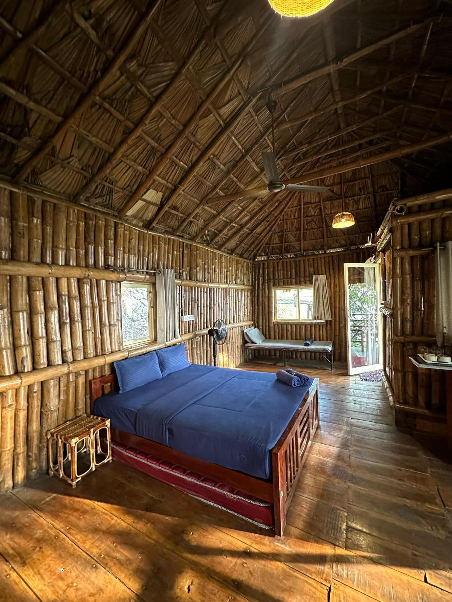 Sunset Valley Kerala Pool Resort - Serene Natural Forest Cottage Stay In Idukki With Sunrise & Sunset Panoramas, Natural Streams & Tranquil Summer Evenings Pirmed ภายนอก รูปภาพ