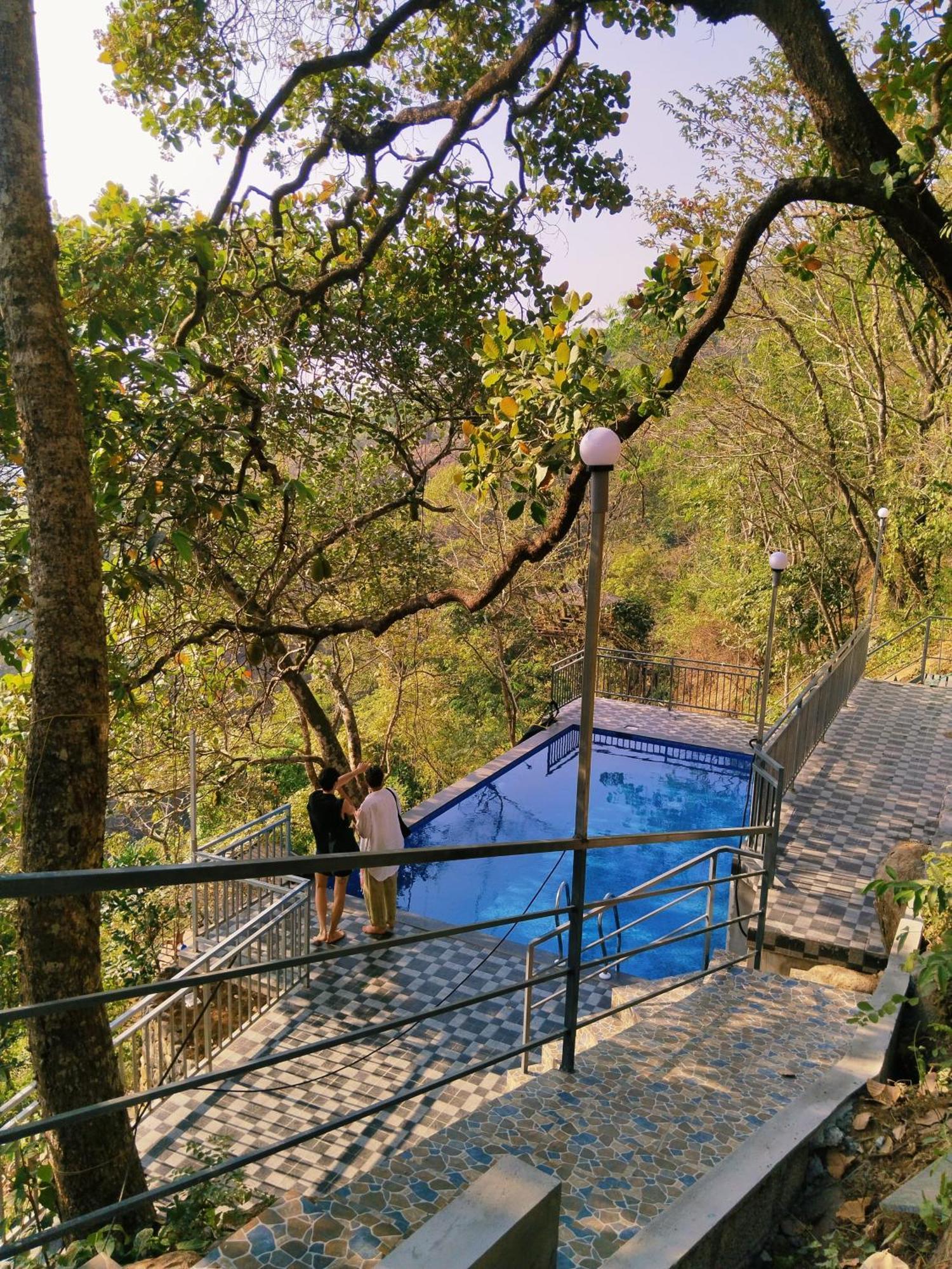 Sunset Valley Kerala Pool Resort - Serene Natural Forest Cottage Stay In Idukki With Sunrise & Sunset Panoramas, Natural Streams & Tranquil Summer Evenings Pirmed ภายนอก รูปภาพ