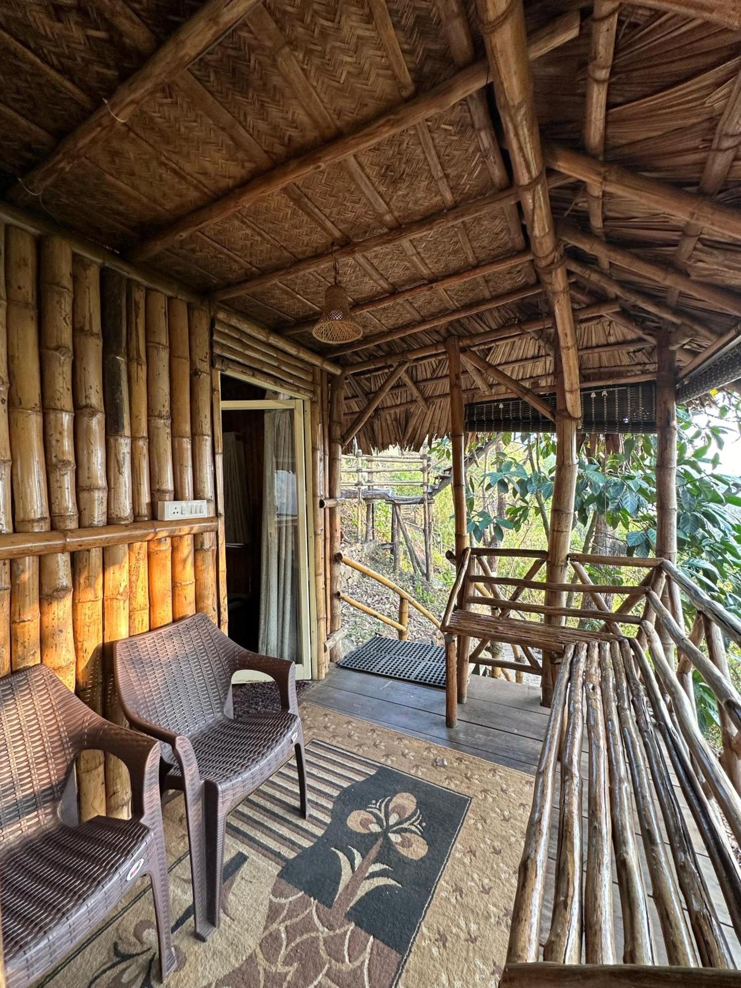 Sunset Valley Kerala Pool Resort - Serene Natural Forest Cottage Stay In Idukki With Sunrise & Sunset Panoramas, Natural Streams & Tranquil Summer Evenings Pirmed ภายนอก รูปภาพ