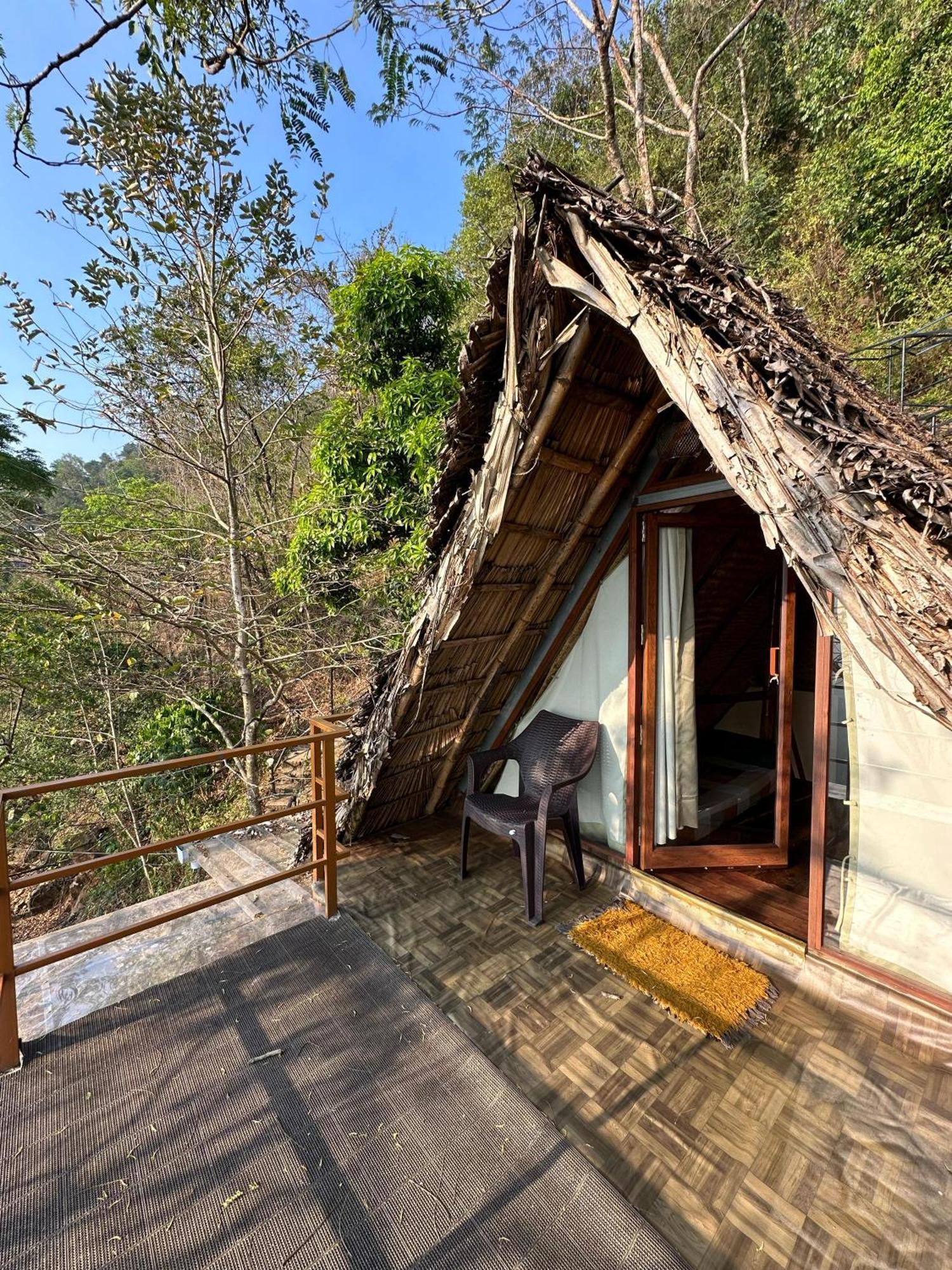 Sunset Valley Kerala Pool Resort - Serene Natural Forest Cottage Stay In Idukki With Sunrise & Sunset Panoramas, Natural Streams & Tranquil Summer Evenings Pirmed ภายนอก รูปภาพ
