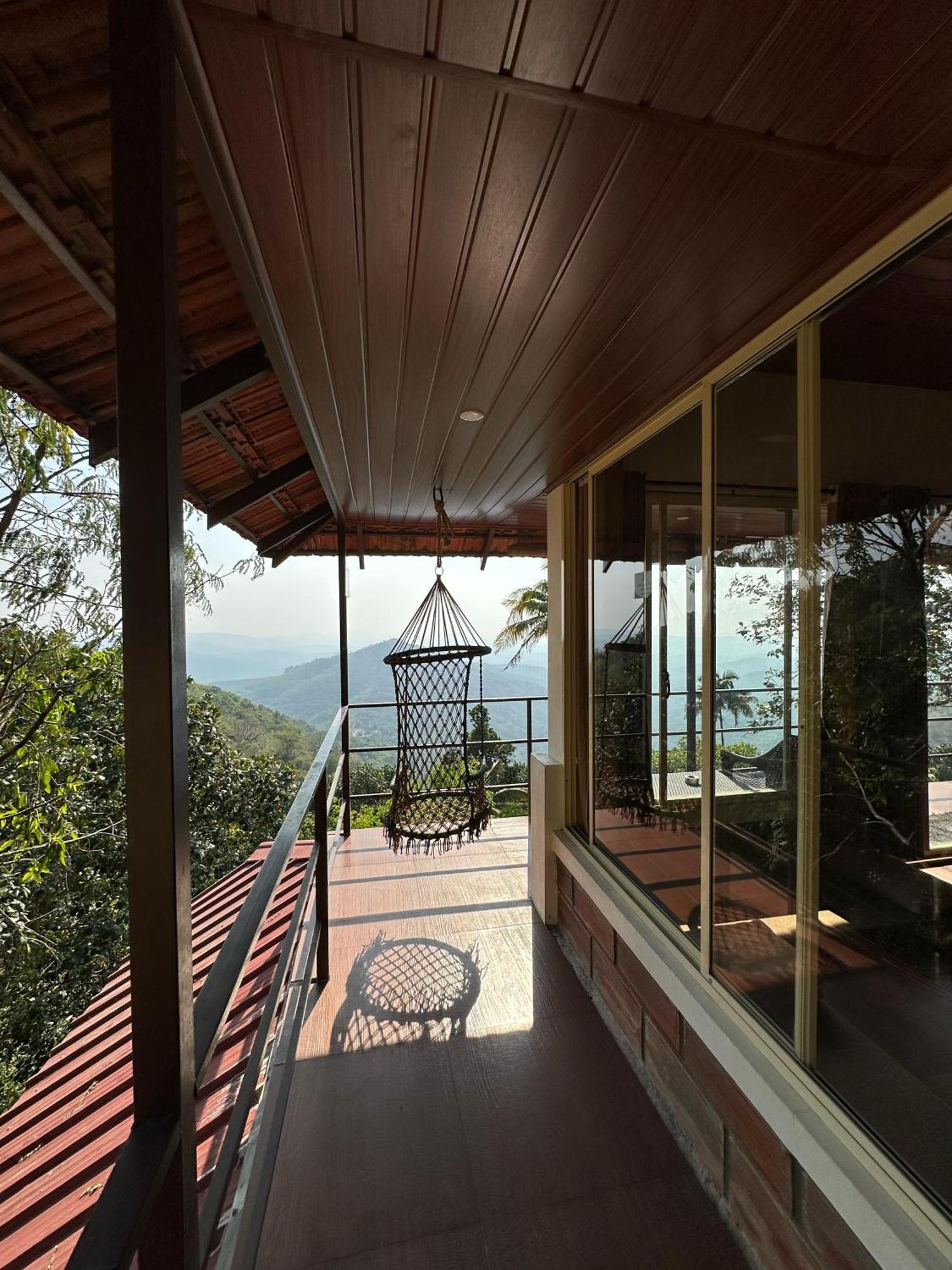 Sunset Valley Kerala Pool Resort - Serene Natural Forest Cottage Stay In Idukki With Sunrise & Sunset Panoramas, Natural Streams & Tranquil Summer Evenings Pirmed ภายนอก รูปภาพ