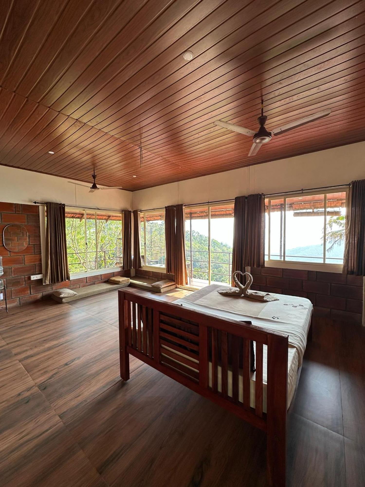 Sunset Valley Kerala Pool Resort - Serene Natural Forest Cottage Stay In Idukki With Sunrise & Sunset Panoramas, Natural Streams & Tranquil Summer Evenings Pirmed ภายนอก รูปภาพ
