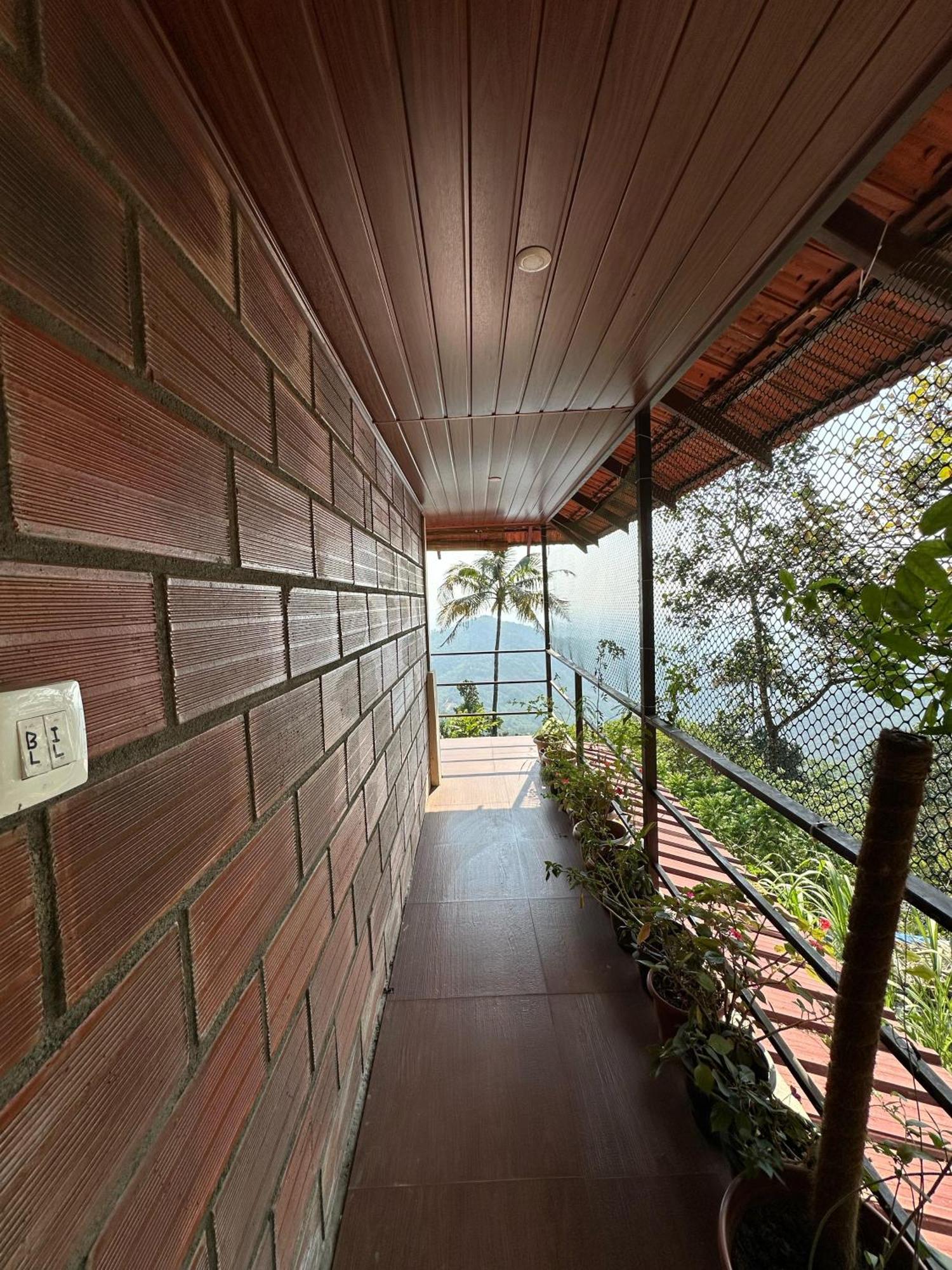 Sunset Valley Kerala Pool Resort - Serene Natural Forest Cottage Stay In Idukki With Sunrise & Sunset Panoramas, Natural Streams & Tranquil Summer Evenings Pirmed ภายนอก รูปภาพ